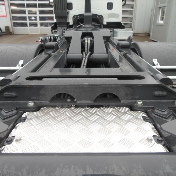 IVECO X-WYA,280X46,TNH 20,SKLADEM