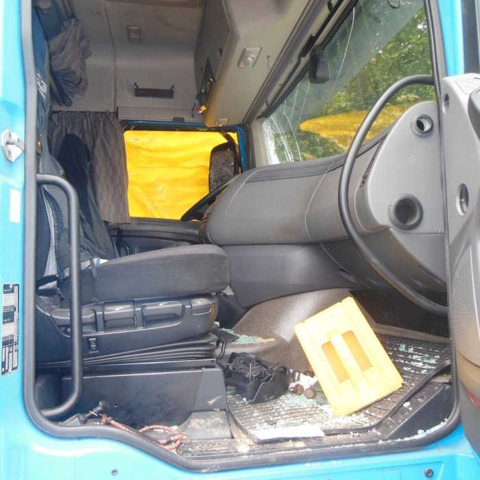 DAF XF 106.460 SC, havarovaný-pojizdný