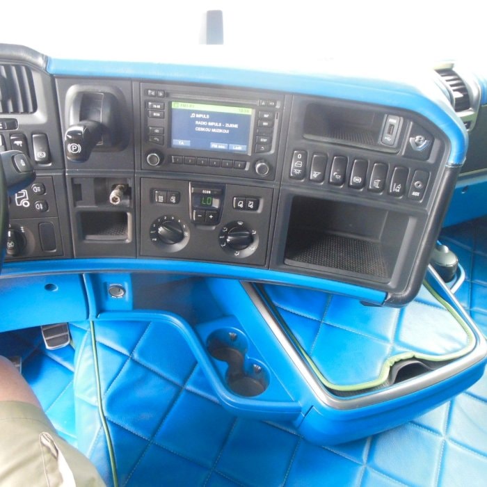 SCANIA R520, V8, TOP STAV!!