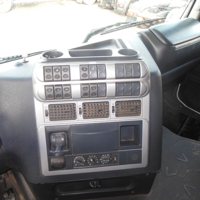 IVECO Stralis AS 260S45, Manual, Fassi F185