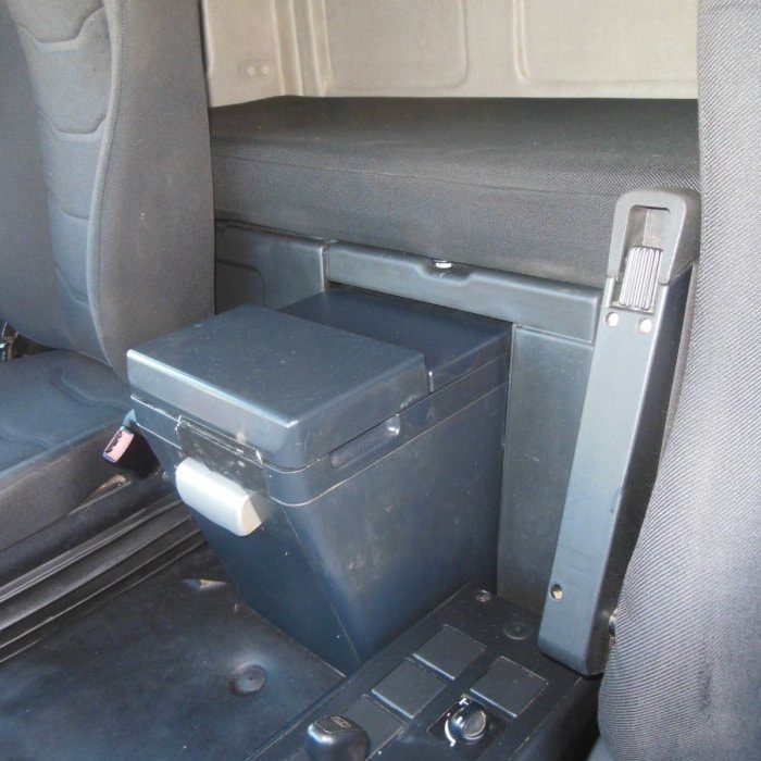 IVECO EuroCargo 120E25, valník 9,1 m