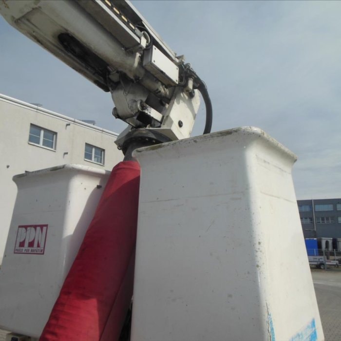 Renault Midlum 220.14,4x4, plošina čela Tel 18, izolovaná