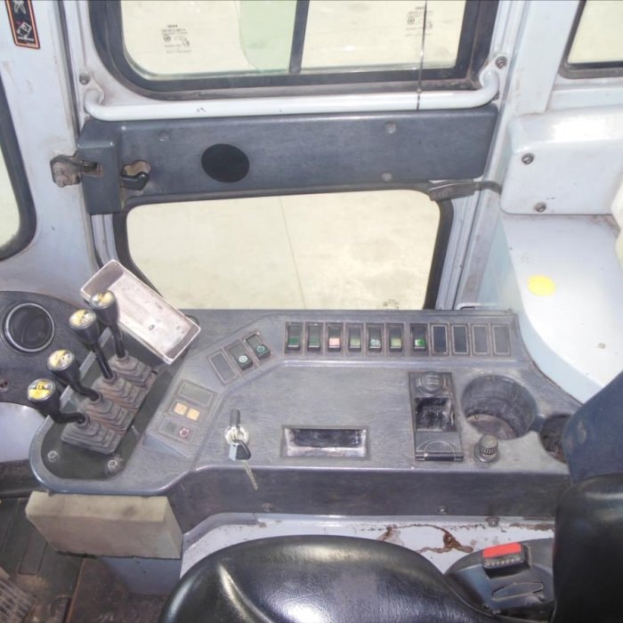 Hyundai 70D-7A