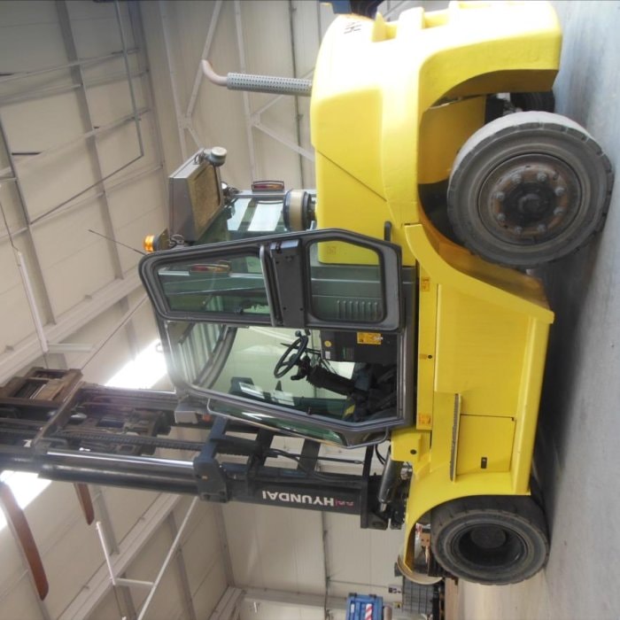 Hyundai 70D-7A