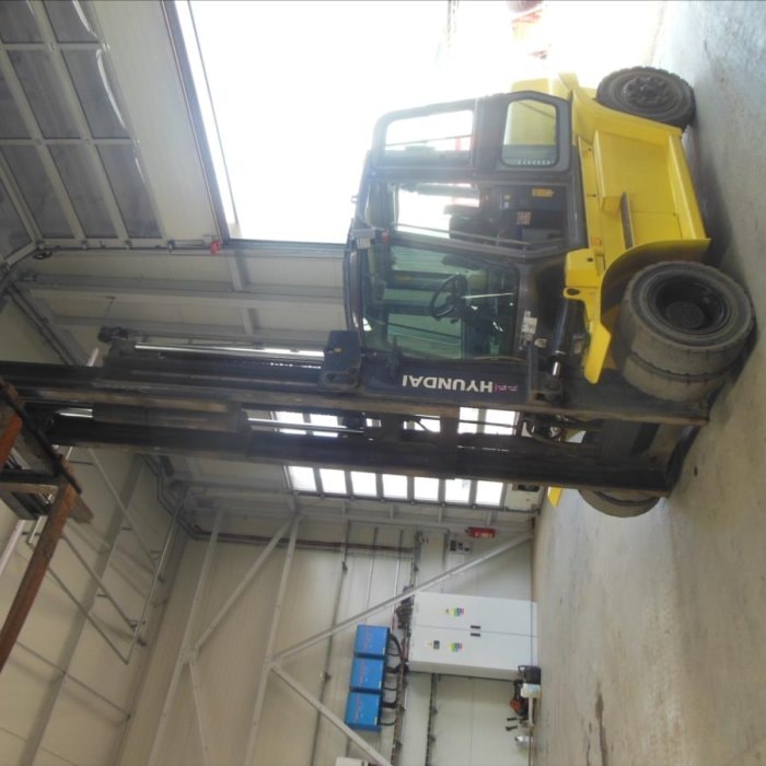 Hyundai 70D-7A